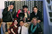 1b  cast crew